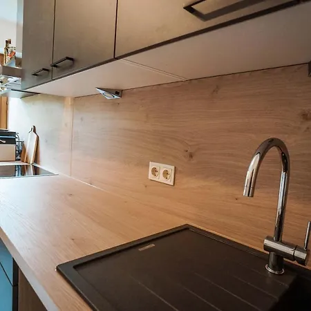 Visitalps Garten-Wohnung - Zentral, Ruhig, Bahnhofsnah شقة *